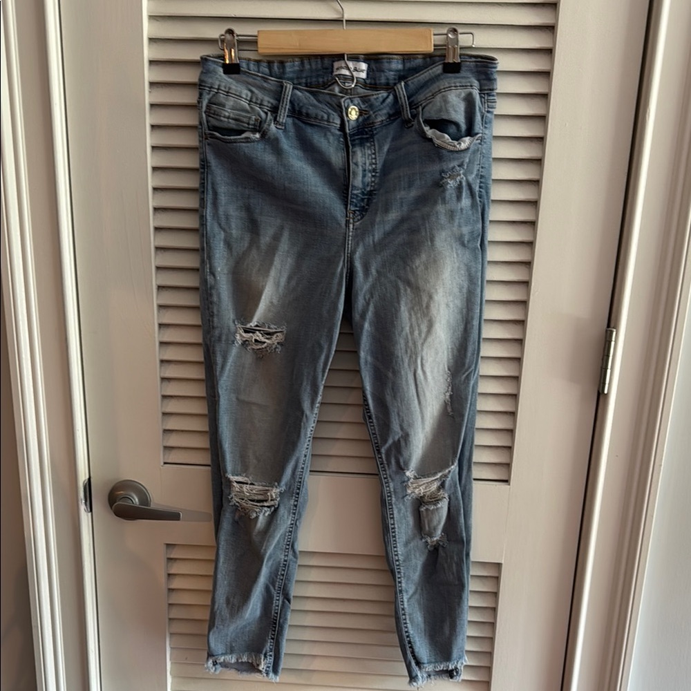 Studio Blue Ankle Cropped Distressed Jeans with Skinny Fit